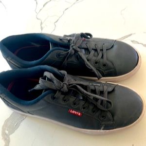 Levi’s Leather mens tennis shoes